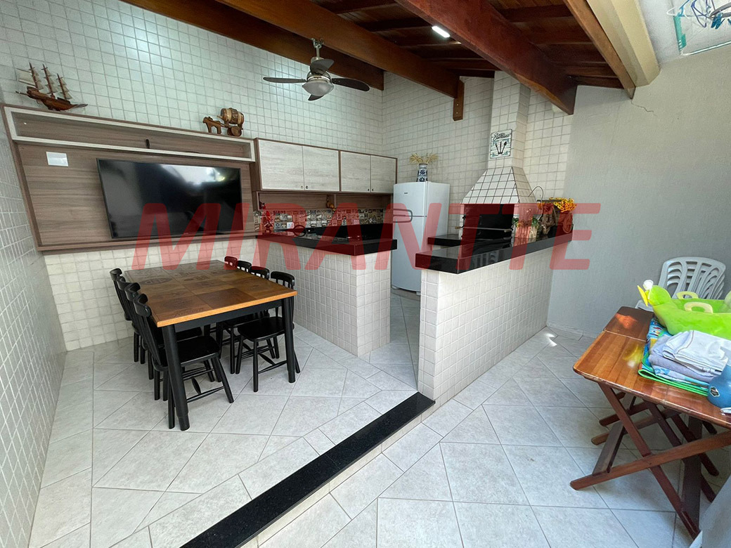 Sobrado de 208m² com 3 quartos em Parada Inglesa