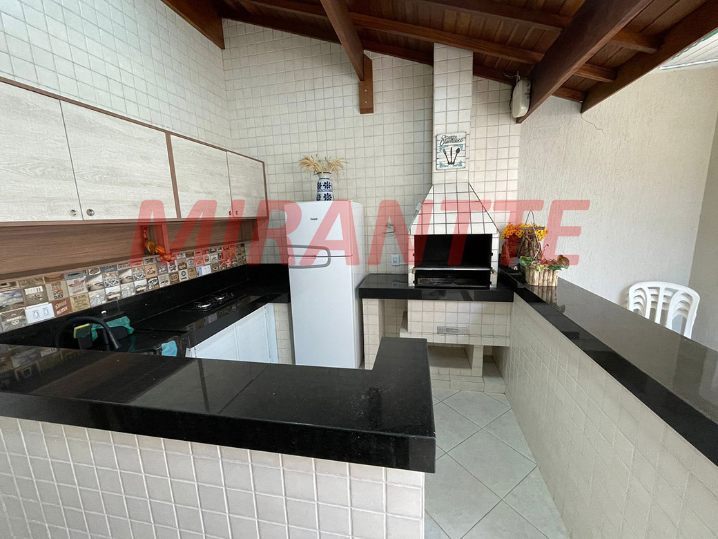 Sobrado de 208m² com 3 quartos em Parada Inglesa