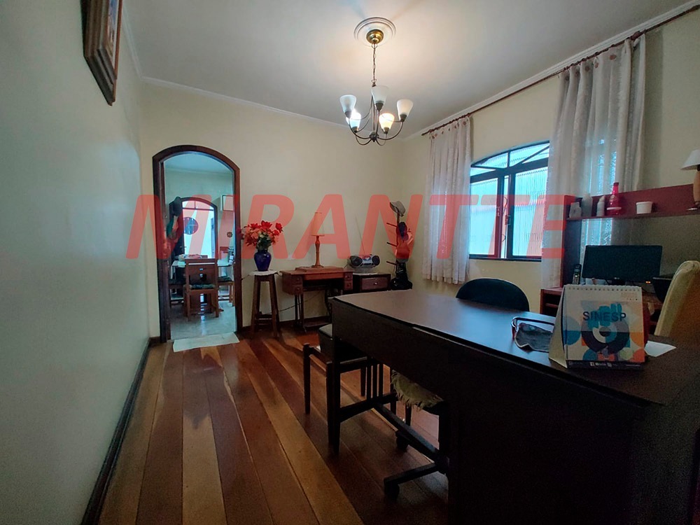 Sobrado de 132m² com 3 quartos em Horto Florestal