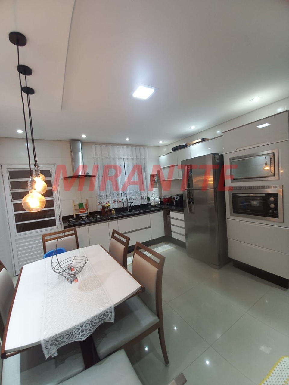 Sobrado de 1.25m² com 3 quartos em Vila Medeiros