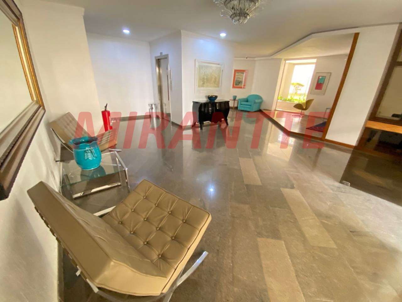 Cobertura de 240m² com 3 quartos em Moema
