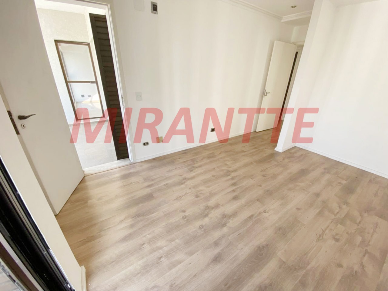 Cobertura de 240m² com 3 quartos em Moema