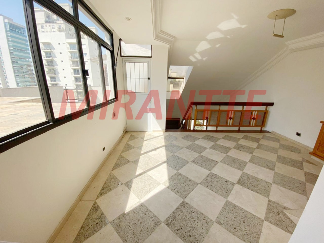 Cobertura de 240m² com 3 quartos em Moema