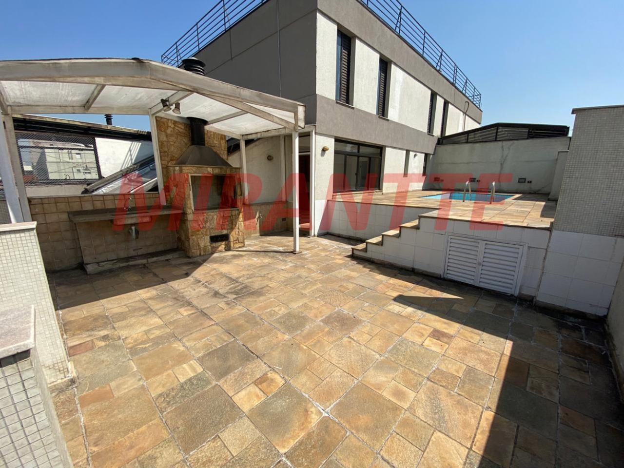 Cobertura de 240m² com 3 quartos em Moema