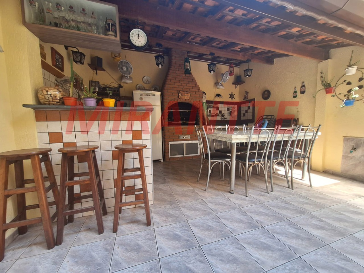 Sobrado de 199m² com 4 quartos em Horto Florestal