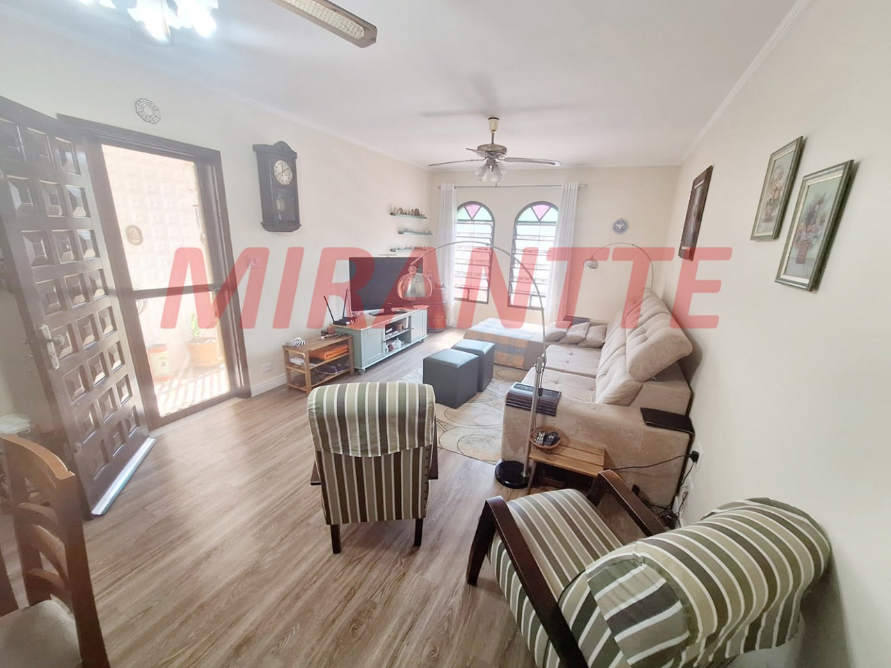 Sobrado de 199m² com 4 quartos em Horto Florestal