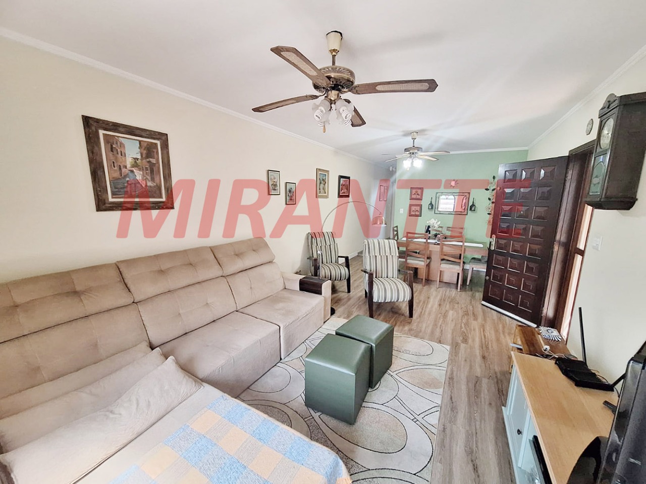 Sobrado de 199m² com 4 quartos em Horto Florestal