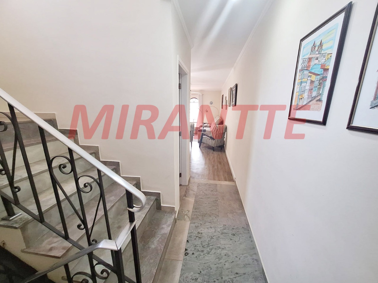 Sobrado de 199m² com 4 quartos em Horto Florestal