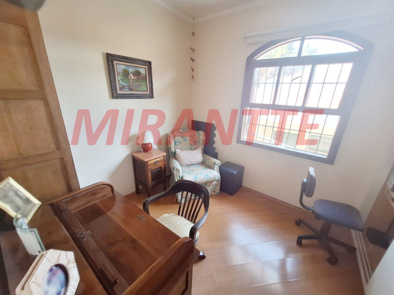 Sobrado de 199m² com 4 quartos em Horto Florestal