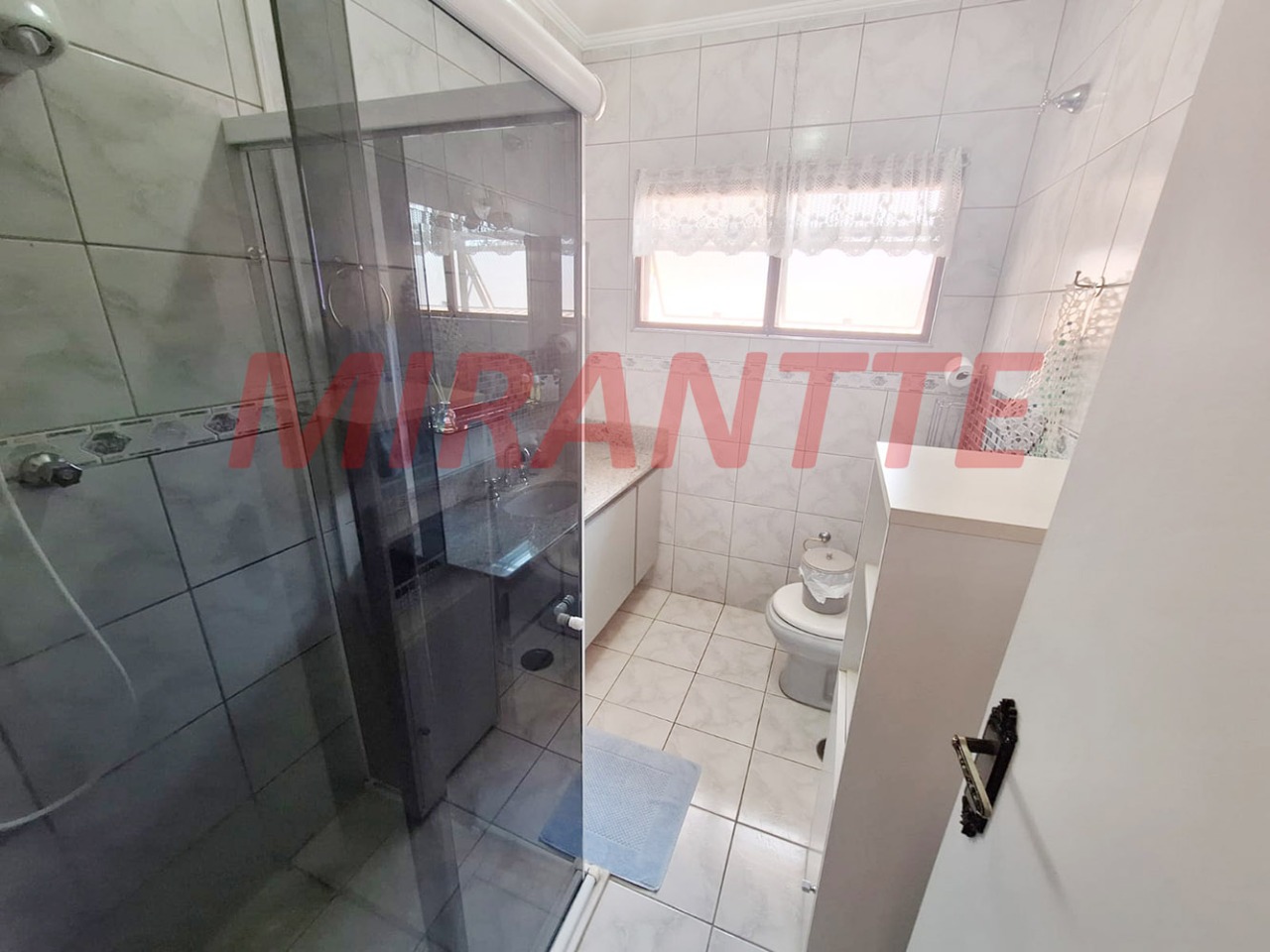 Sobrado de 199m² com 4 quartos em Horto Florestal