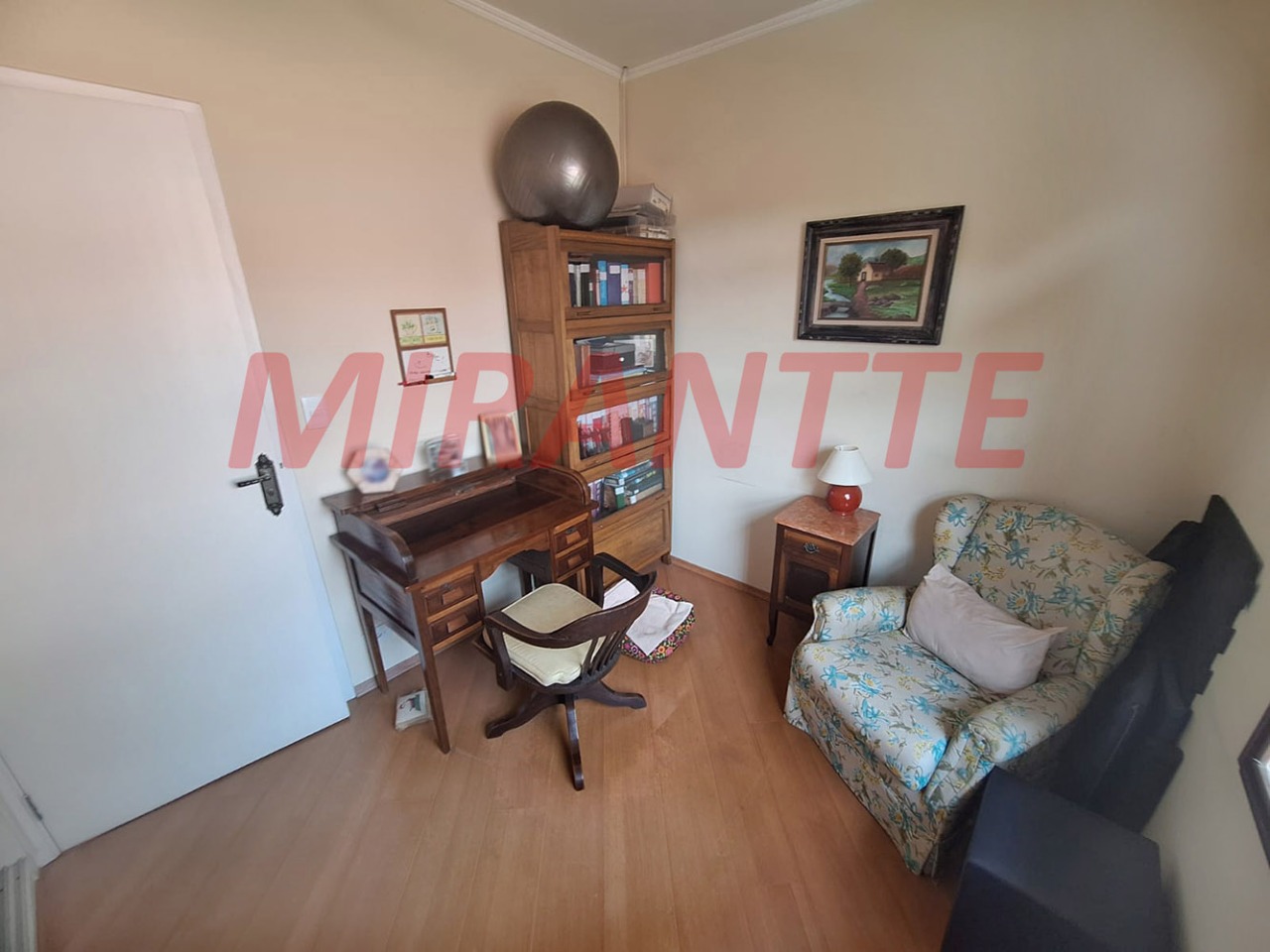 Sobrado de 199m² com 4 quartos em Horto Florestal
