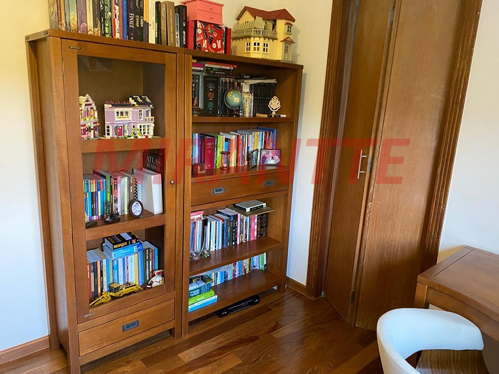 Cond. fechado de 489m² com 4 quartos em Caraguata