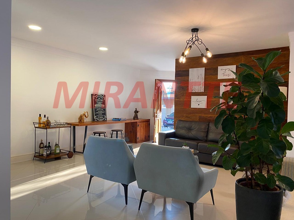 Cond. fechado de 489m² com 4 quartos em Caraguata