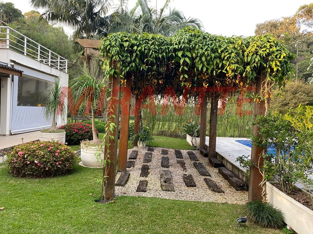 Cond. fechado de 489m² com 4 quartos em Caraguata