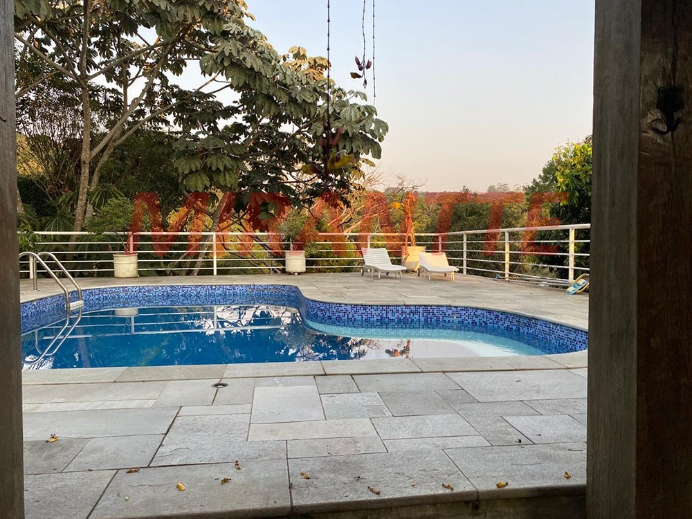Cond. fechado de 489m² com 4 quartos em Caraguata