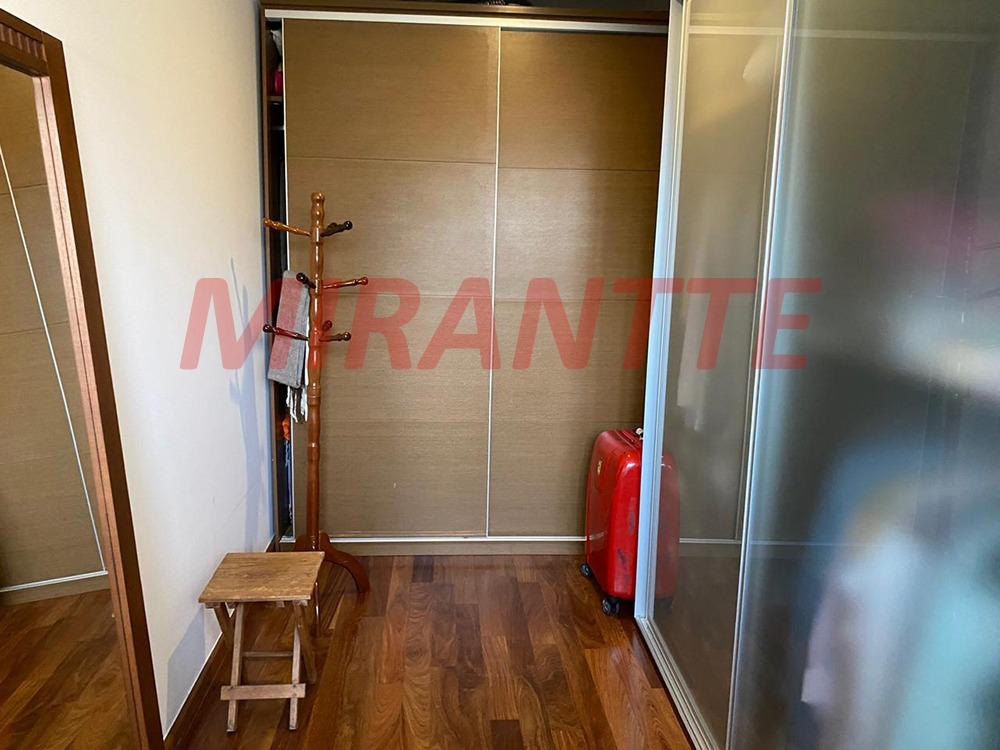 Cond. fechado de 489m² com 4 quartos em Caraguata
