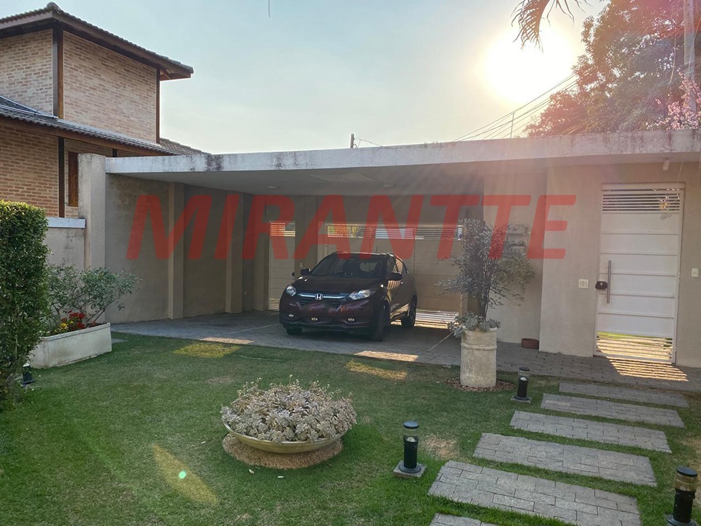 Cond. fechado de 489m² com 4 quartos em Caraguata
