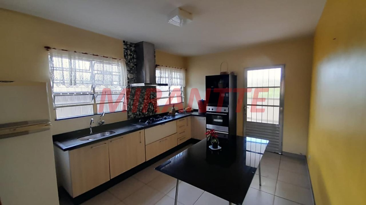 Sobrado de 200m² com 3 quartos em Vila Souza
