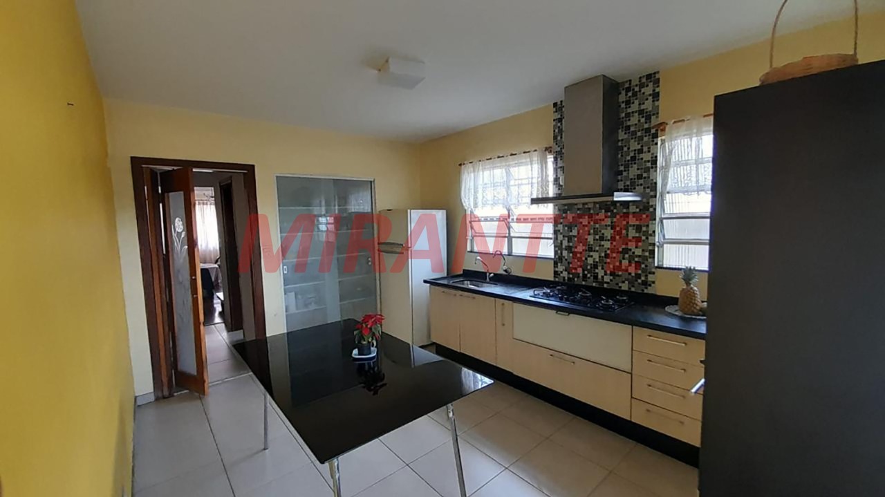Sobrado de 200m² com 3 quartos em Vila Souza