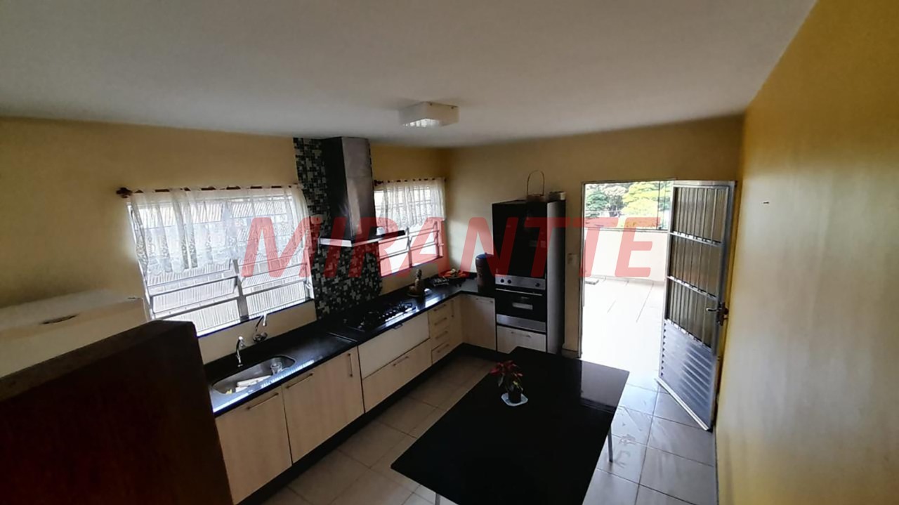 Sobrado de 200m² com 3 quartos em Vila Souza