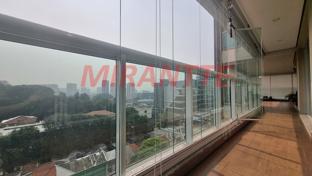 Apartamento de 222m² com 3 quartos em Perdizes