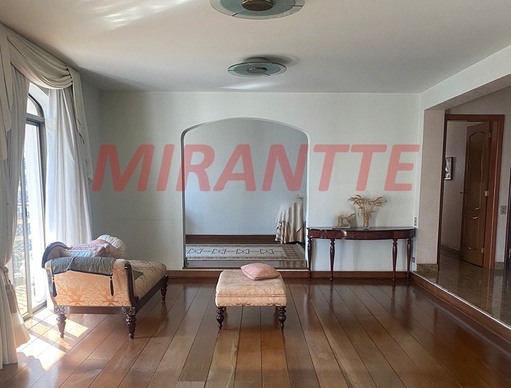 Apartamento de 260m² com 4 quartos em Santana