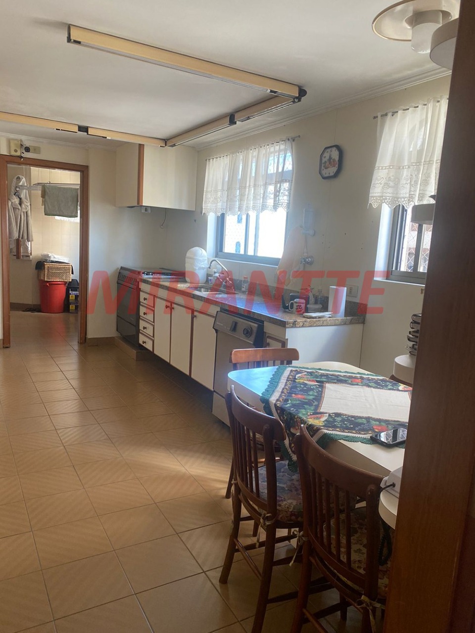 Apartamento de 260m² com 4 quartos em Santana