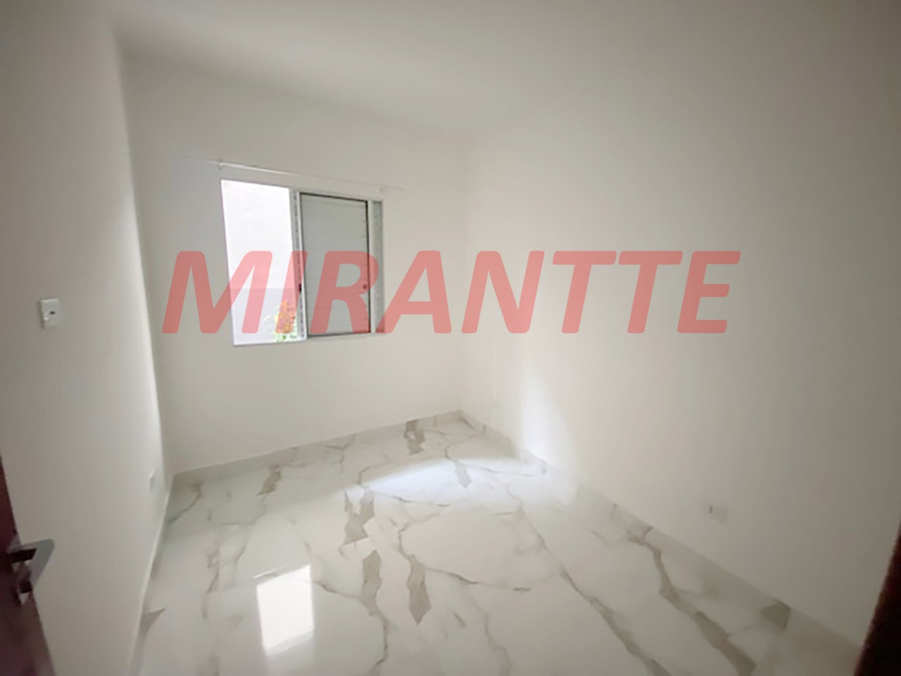 Cond. fechado de 35m² com 1 quartos em Vila Roque