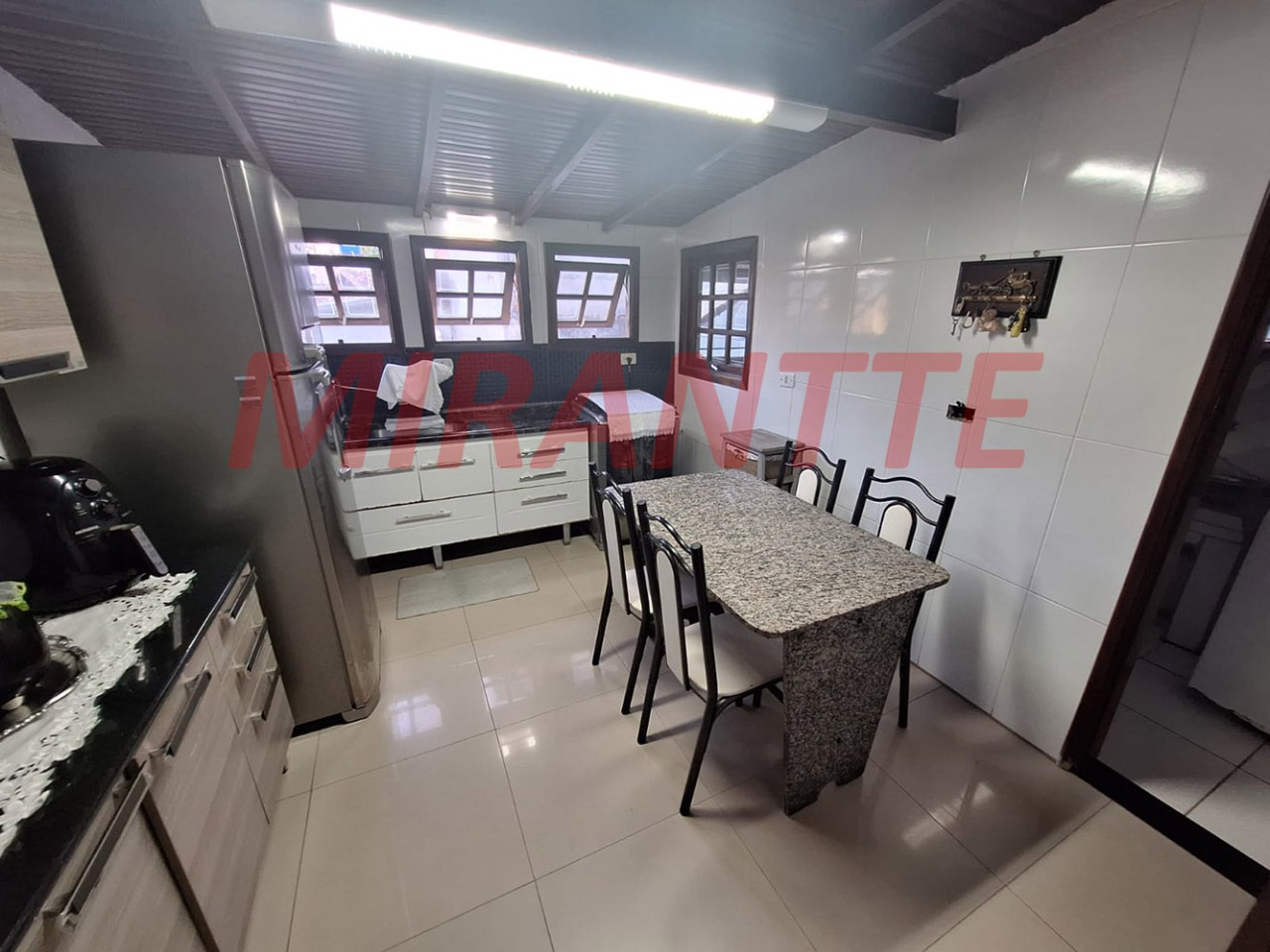 Casa terrea de 310m² com 4 quartos em Horto Florestal