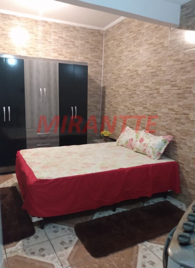 Sobrado de 300m² com 15 quartos em Vila Zat
