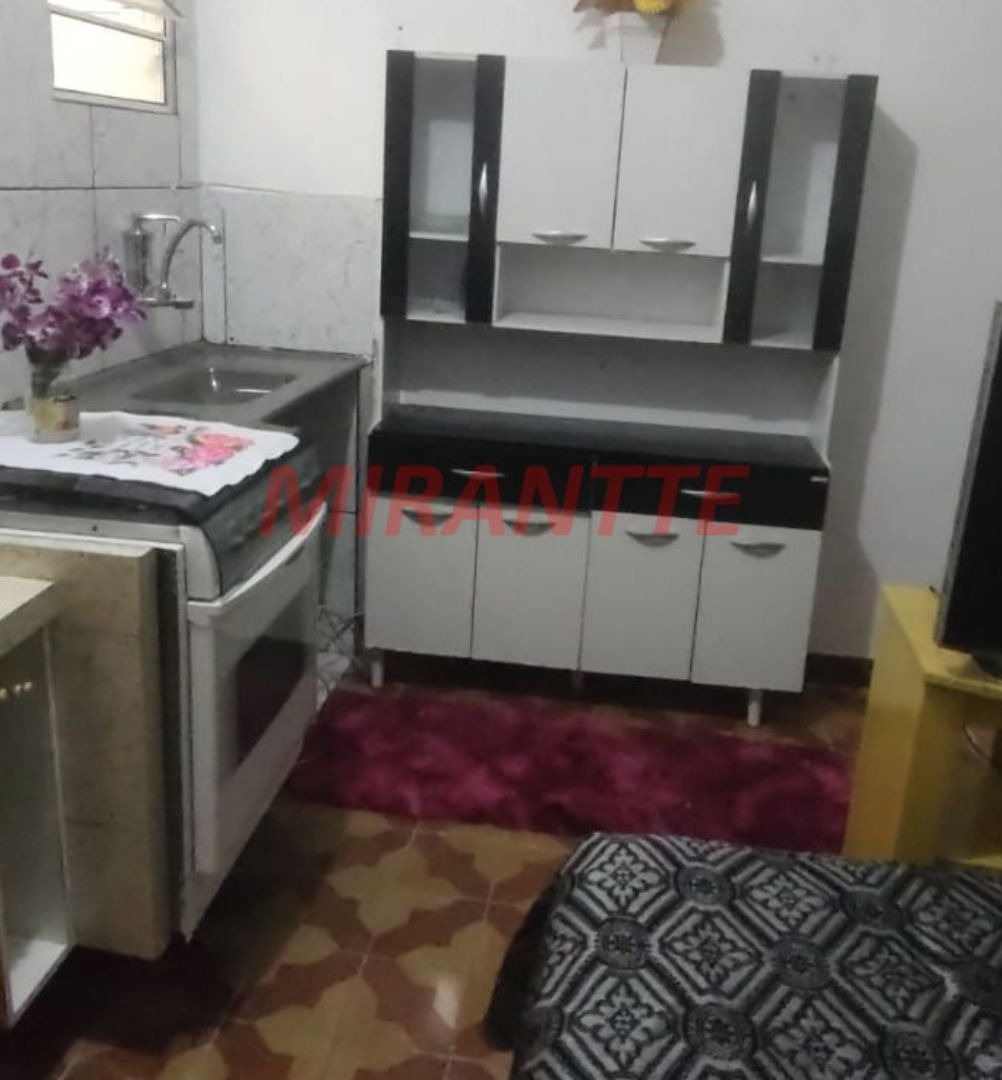 Sobrado de 300m² com 15 quartos em Vila Zat