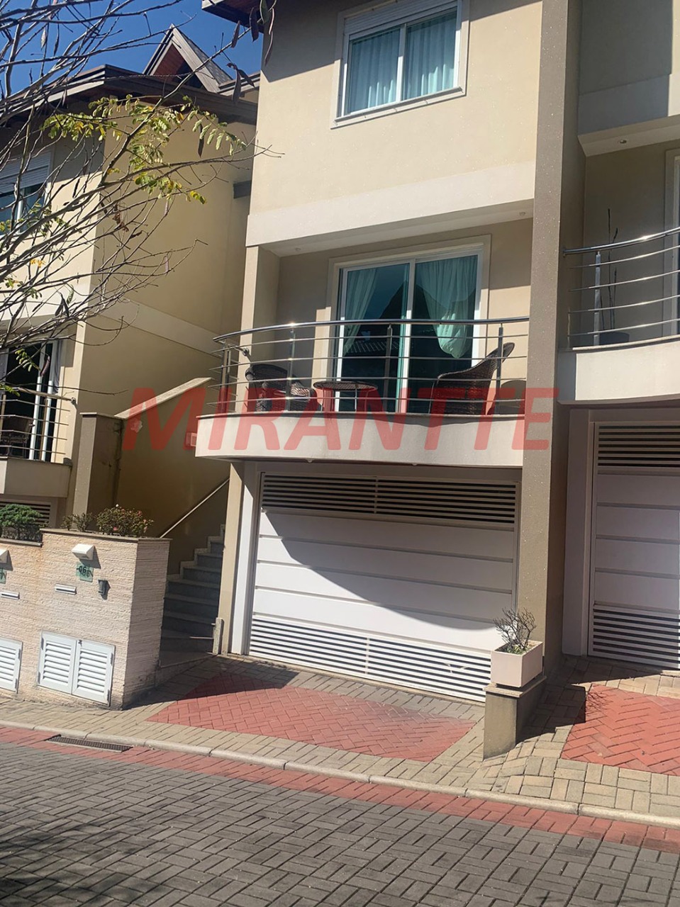 Cond. fechado de 350m² com 4 quartos em Tremembe