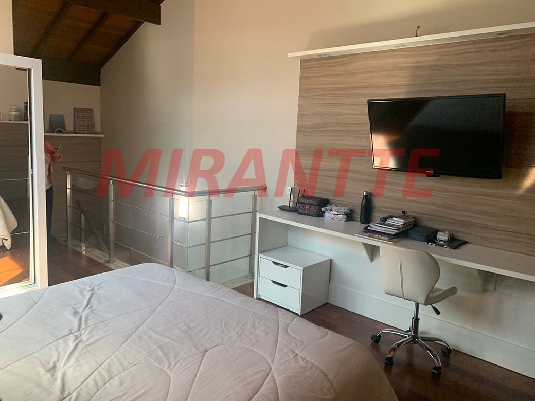 Cond. fechado de 350m² com 4 quartos em Tremembe