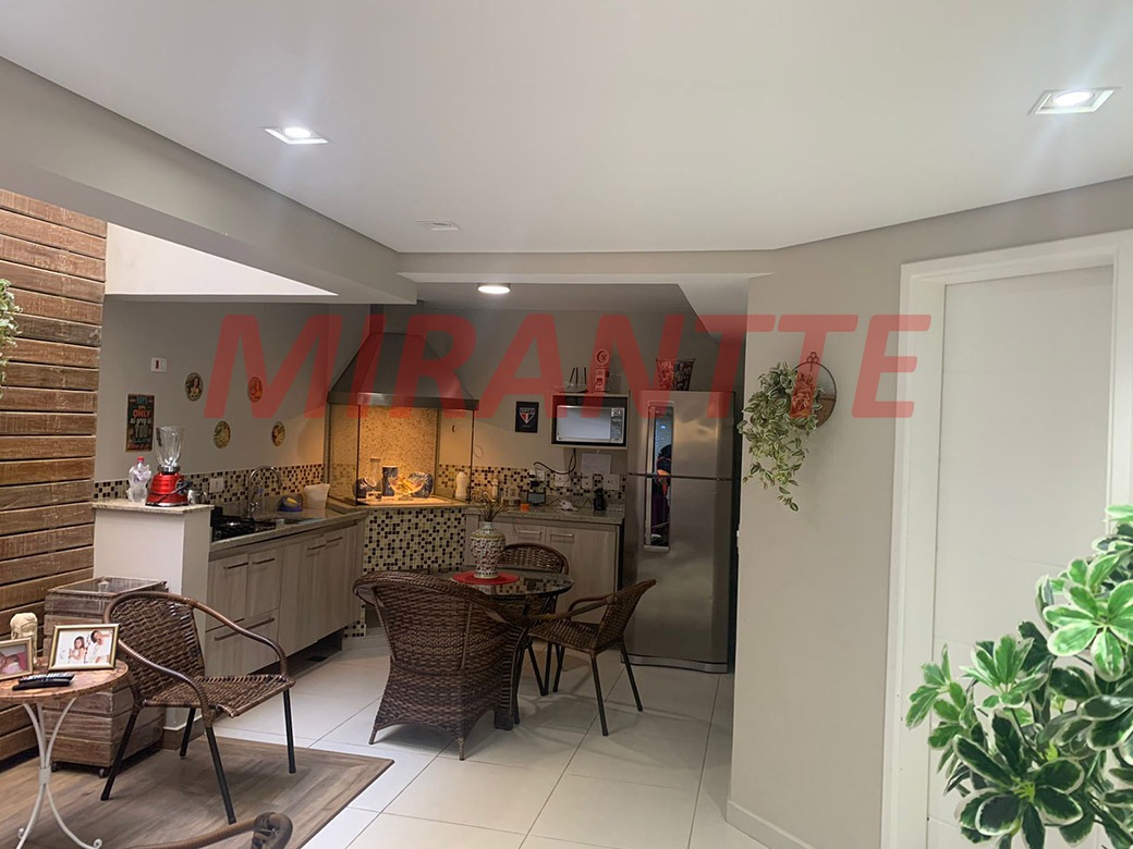 Cond. fechado de 350m² com 4 quartos em Tremembe