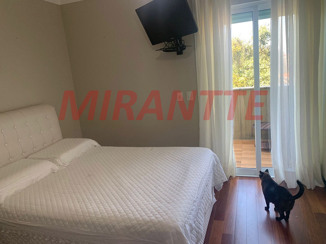 Cond. fechado de 350m² com 4 quartos em Tremembe