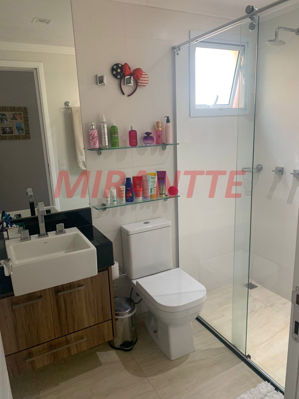 Cond. fechado de 350m² com 4 quartos em Tremembe