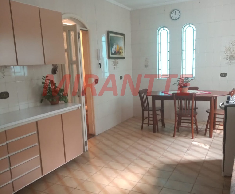 Sobrado de 300m² com 4 quartos em Vila Amelia
