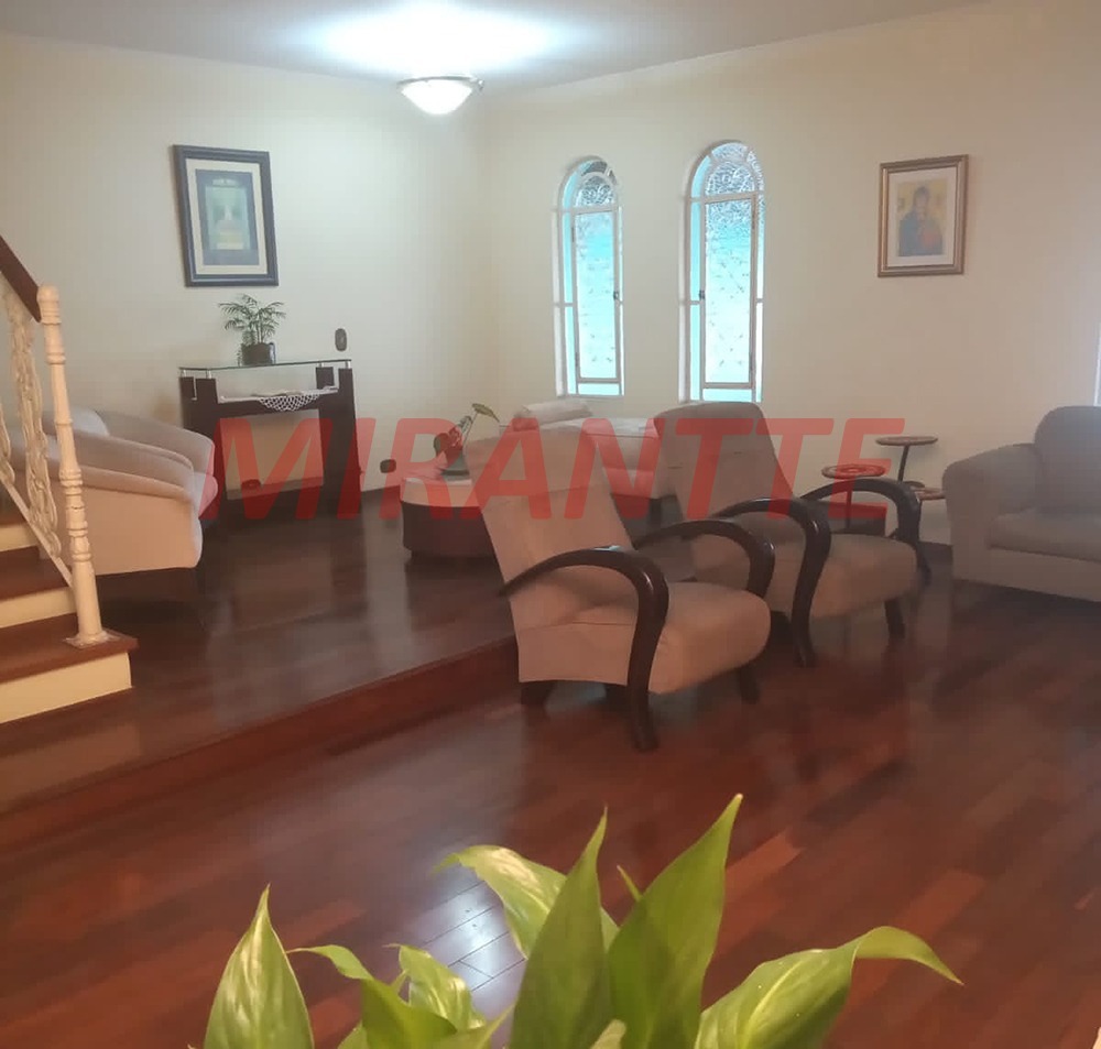 Sobrado de 300m² com 4 quartos em Vila Amelia