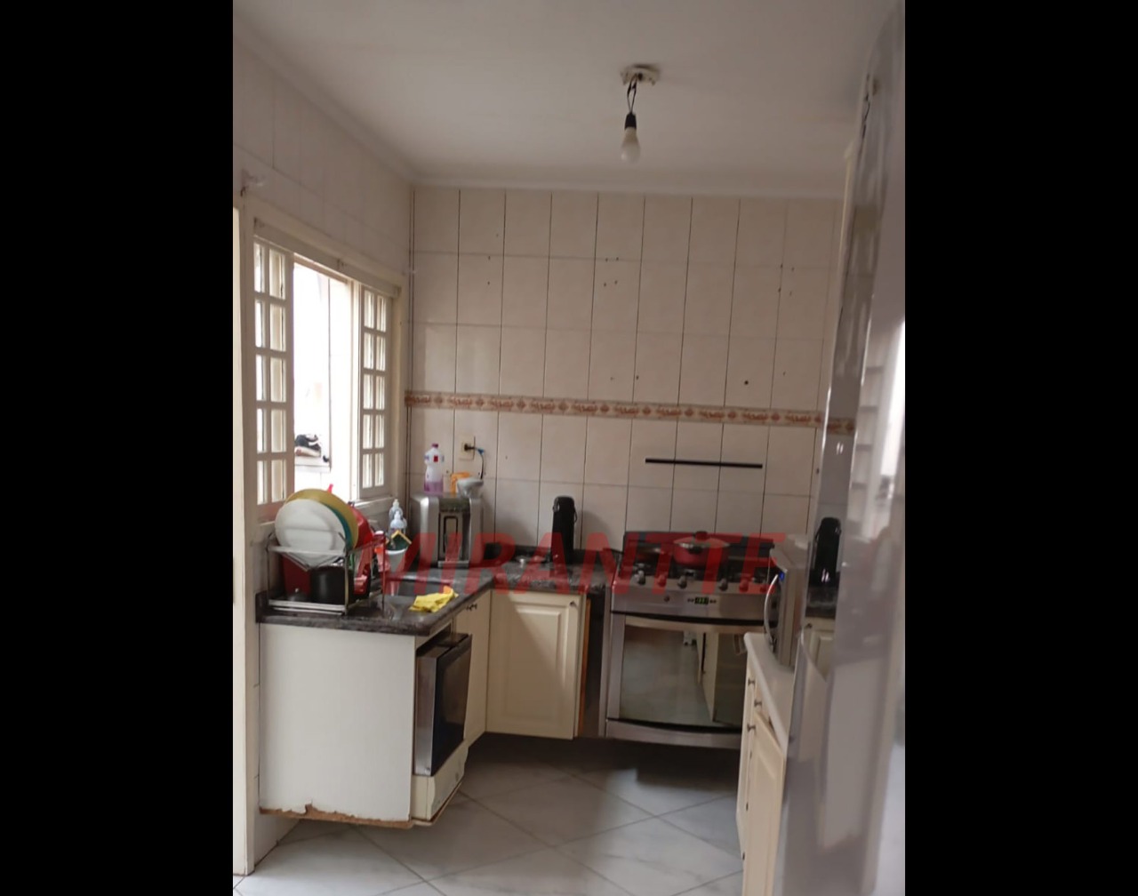 Sobrado de 240m² com 12 quartos em Cambuci