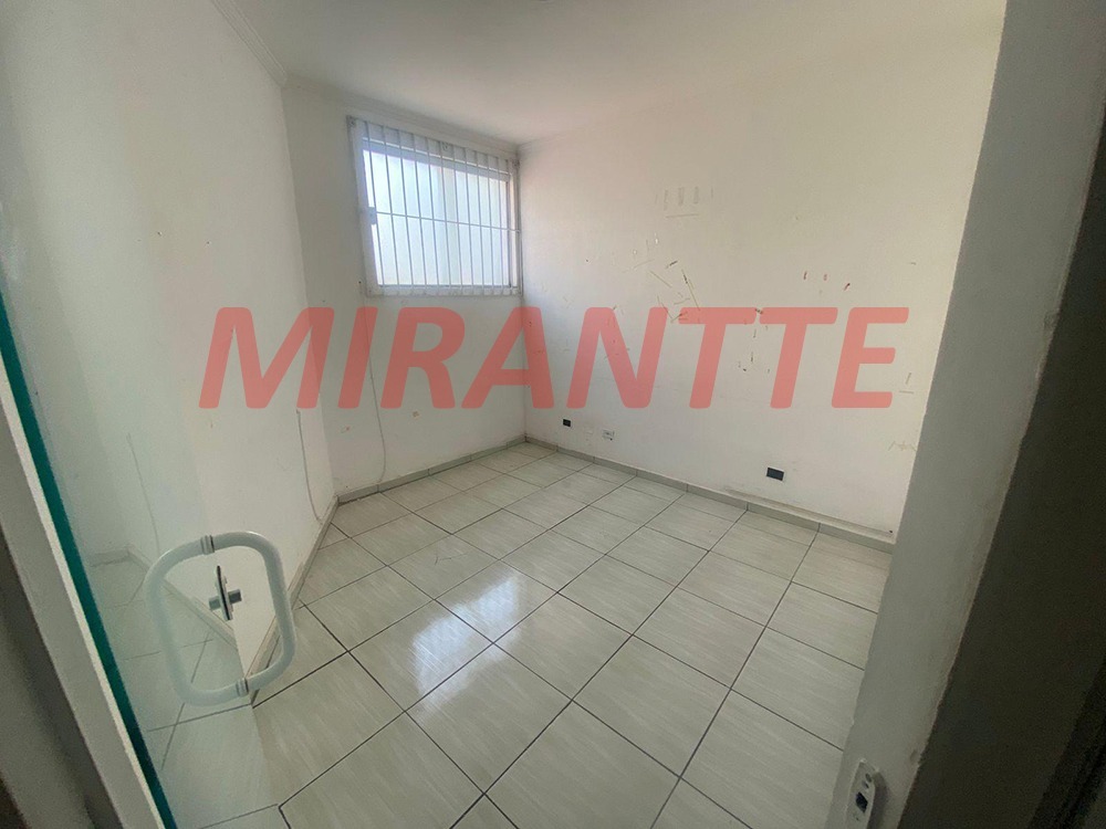 Comercial de 180m² em Santana