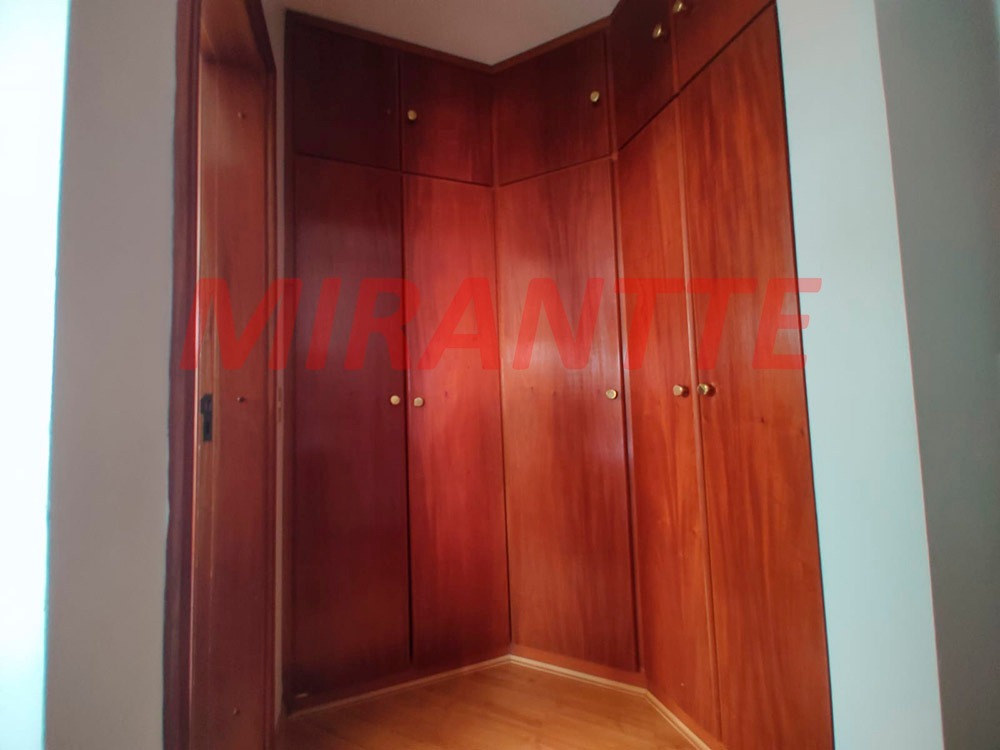 Apartamento de 158m² com 4 quartos em Água Fria
