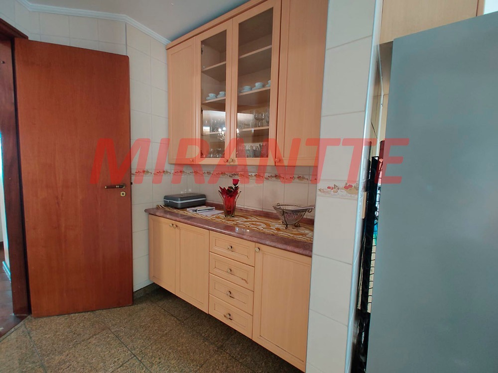 Apartamento de 158m² com 4 quartos em Água Fria