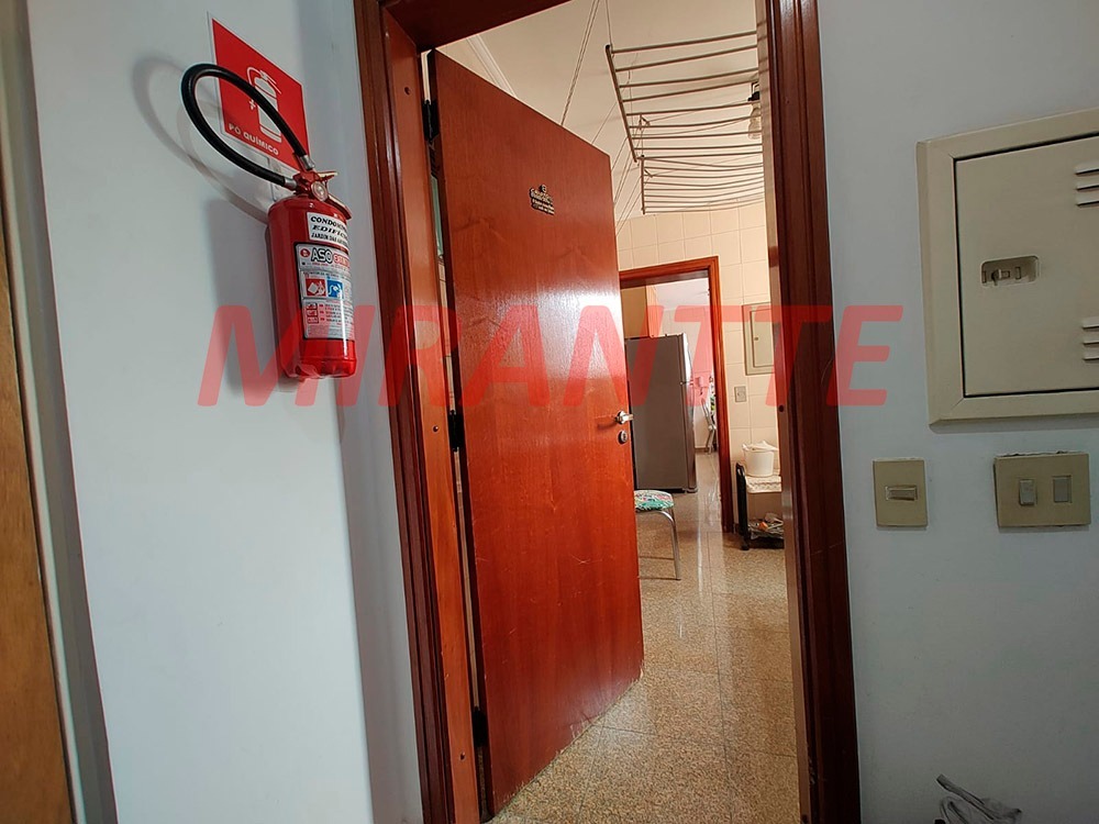 Apartamento de 158m² com 4 quartos em Água Fria