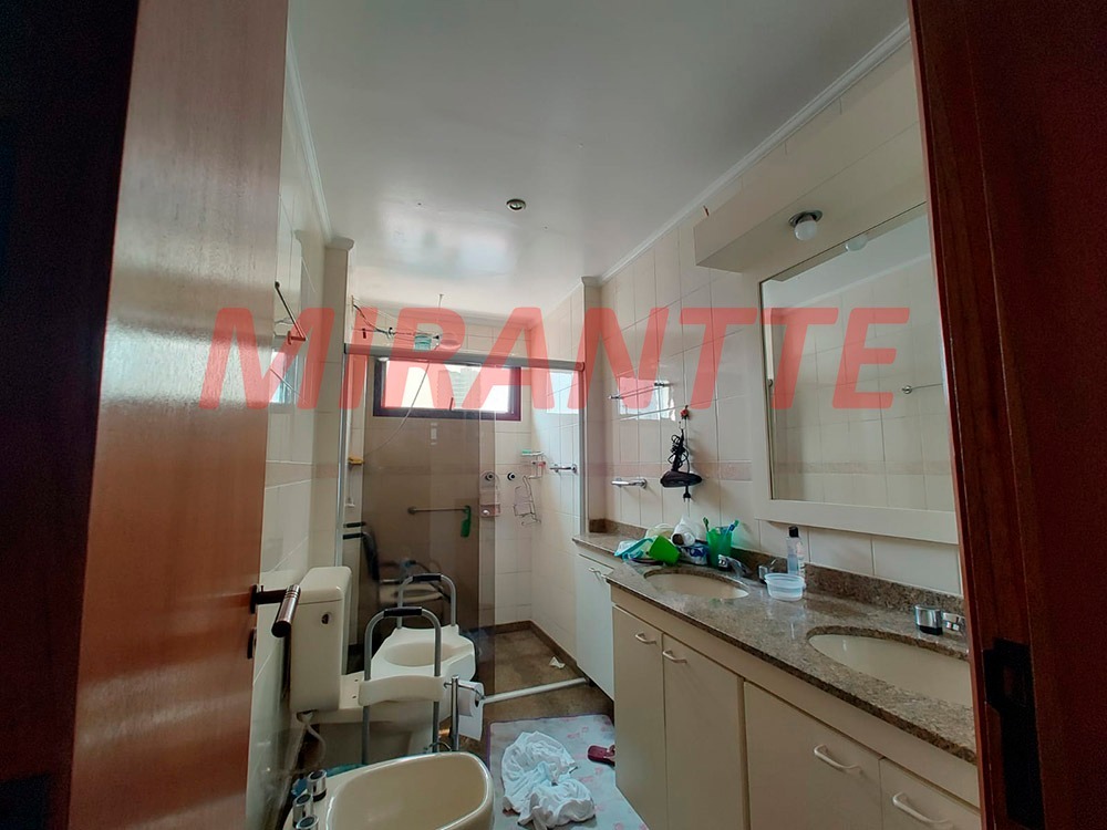 Apartamento de 158m² com 4 quartos em Água Fria