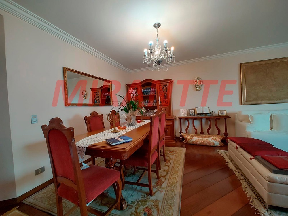 Apartamento de 158m² com 4 quartos em Água Fria