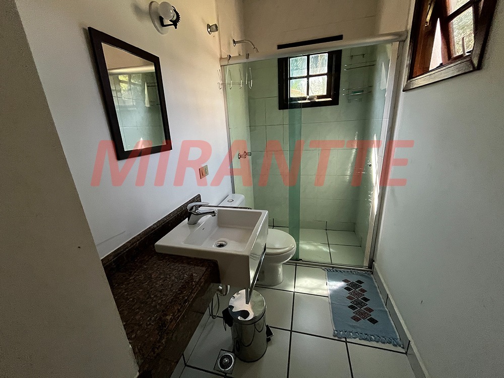 Casa terrea de 235m² com 8 quartos em Serra da Cantareira