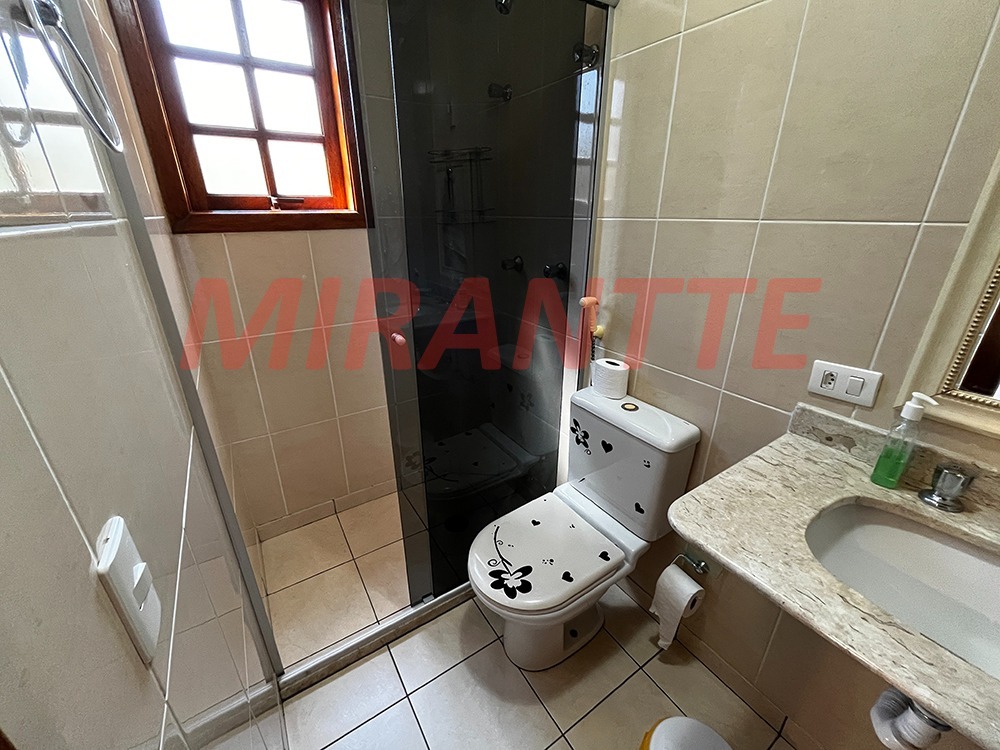 Casa terrea de 235m² com 8 quartos em Serra da Cantareira