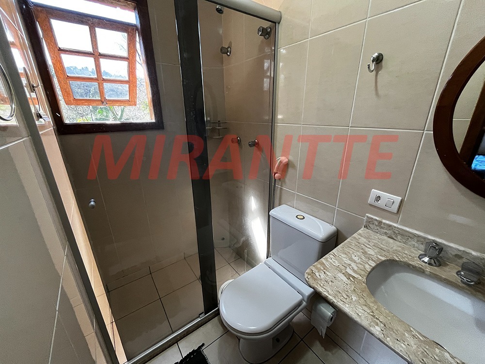 Casa terrea de 235m² com 8 quartos em Serra da Cantareira