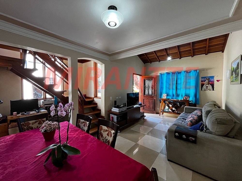 Casa terrea de 235m² com 8 quartos em Serra da Cantareira