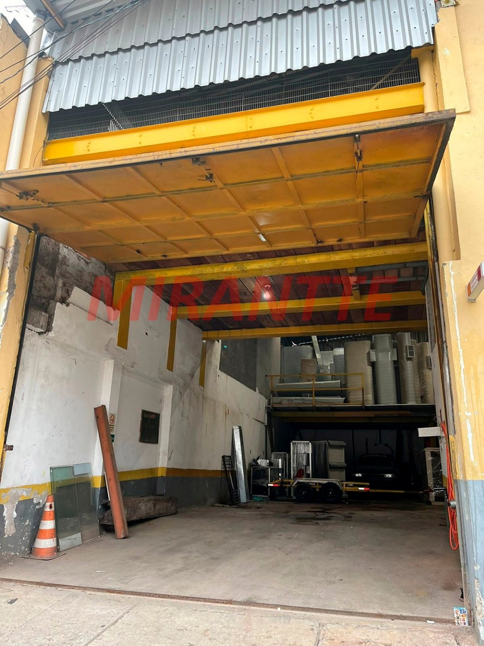 Galpao de 250m² em Parque Casa De Pedra